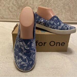Toms Blue Floral Women's Flats